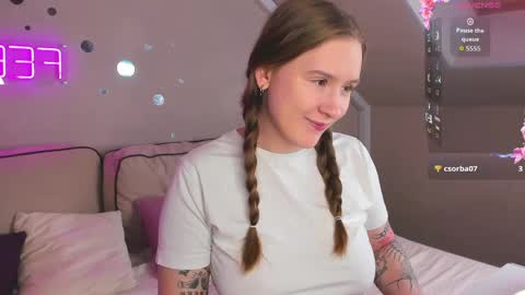 Stella online show from April 16, 9:09 am