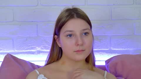 TinaBurton online show from March 3, 4:14 pm