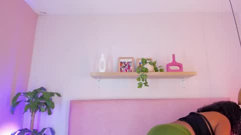 Snapshot of tinacurly chatting on October 30, 11:55 am Tina online show from October 30, 11:55 am