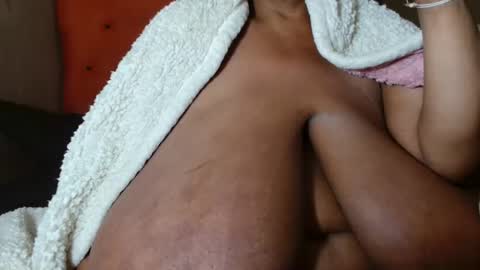 tinagiant online show from April 9, 2:26 am