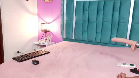 Tina online show from June 10, 9:57 pm