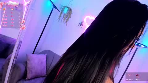 tinaqueen_ online show from June 10, 2:38 pm