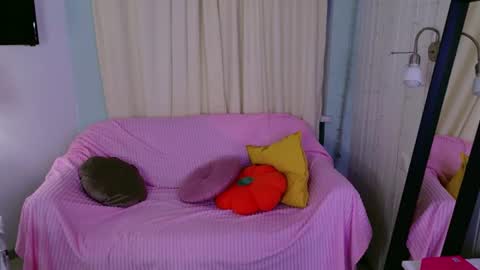 tinasiner online show from June 17, 4:01 pm