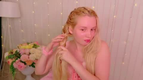tinasiner online show from July 21, 1:57 pm