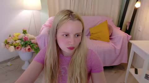 tinasiner online show from July 28, 6:20 pm