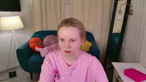 tinasiner online show from June 11, 1:53 pm