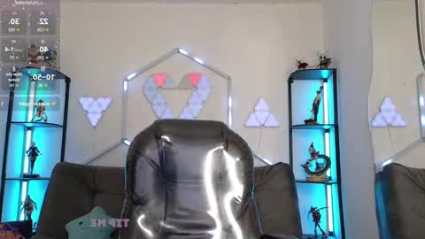 tiny_vixen_ online show from September 9, 2:39 pm