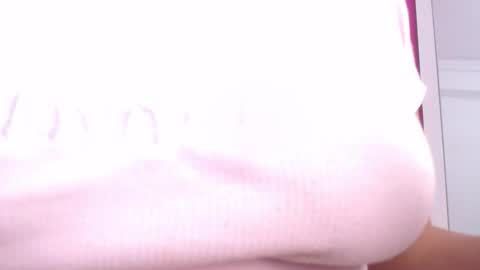 Snapshot of tiny_whore18 chatting on September 29, 4:17 pm tiny_whore18 online show from September 29, 4:17 pm