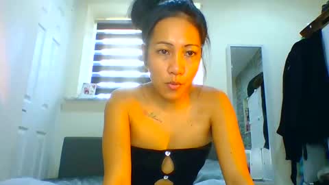 Tinyasian911718 sweetinyasian instagram online show from January 30, 1:42 pm