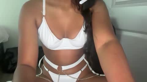 tinylittlebrownie online show from June 4, 9:21 pm