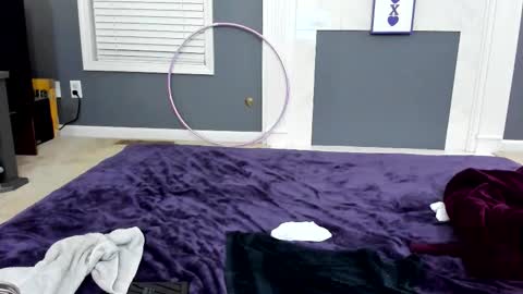 V - Read the bio please thanks. online show from March 8, 2:15 am