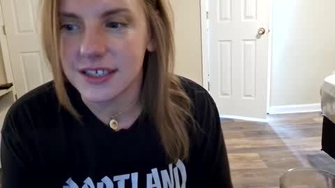 tinywithtiddies online show from January 14, 4:53 am