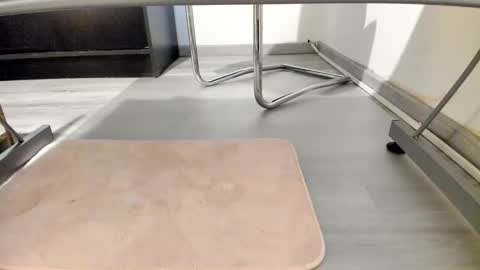 Anna online show from December 18, 6:35 pm