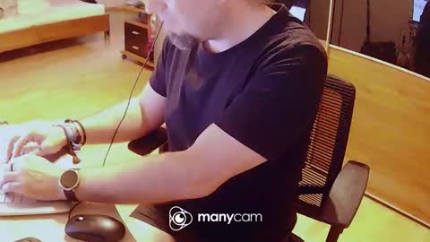 Snapshot of tirolerboy27 chatting on October 23, 2:07 pm Tirolerboy27 online show from October 23, 2:07 pm