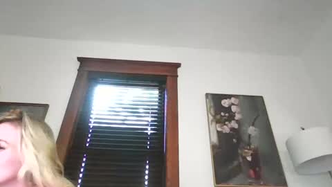 Snapshot of tittee_mcgee chatting on September 17, 12:03 am tittee mcgee online show from September 17, 12:03 am