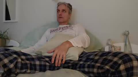 Daniel Bisexual uncut 20cm online show from December 25, 2:45 pm