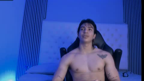 toji lee online show from November 23, 5:27 am