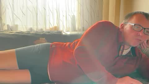 Tom online show from January 9, 12:55 pm