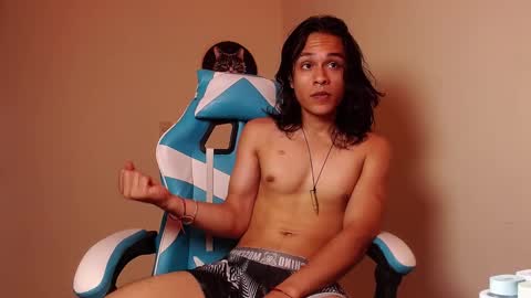 tom online show from October 23, 5:09 am