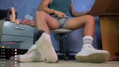 Tom online show from February 22, 1:20 am