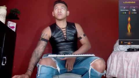 Tom online show from February 23, 3:40 pm