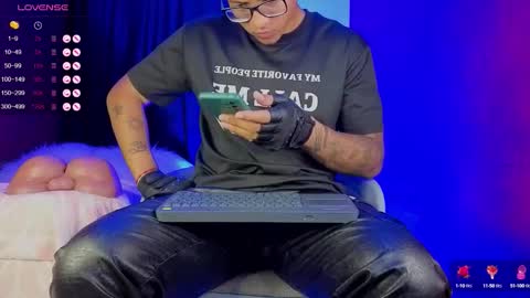 Tom online show from October 5, 11:34 pm