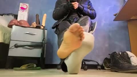 Tom online show from April 18, 2:35 am