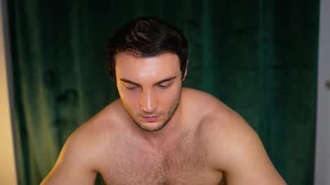 Tom online show from March 7, 6:52 pm