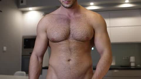 Tom online show from December 5, 6:16 pm