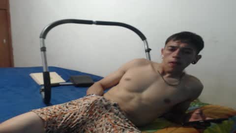 tomas_turbado_ online show from March 10, 5:45 am