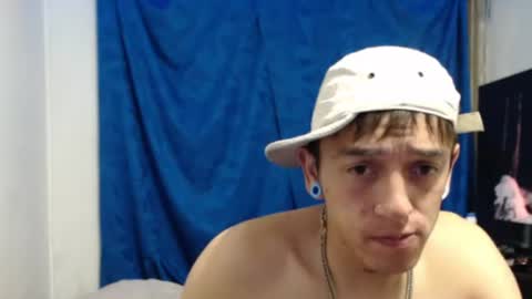 tomas_turbado_ online show from June 28, 9:05 am
