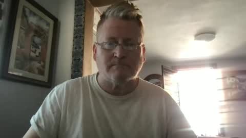 Hola online show from February 6, 5:30 pm