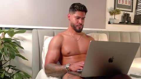 Tomas Ferrer online show from June 25, 5:12 am
