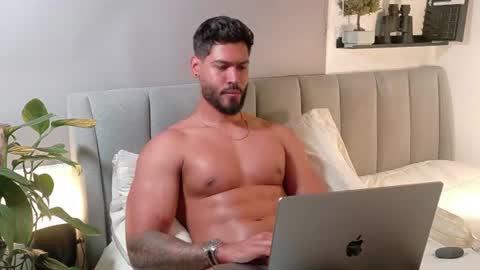 Tomas Ferrer online show from June 15, 2:25 am