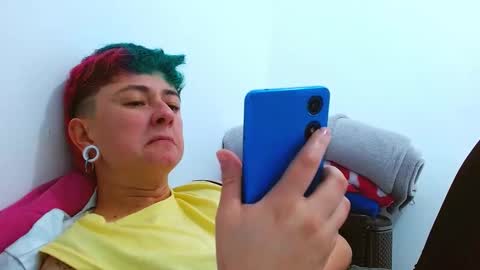 Blue online show from December 13, 8:04 pm