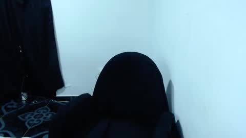 tomboygirl69 online show from December 18, 9:54 pm