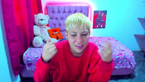 tomboygirl69 online show from December 15, 3:31 pm