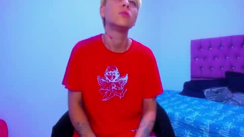 tomboygirl69 online show from April 26, 8:17 pm