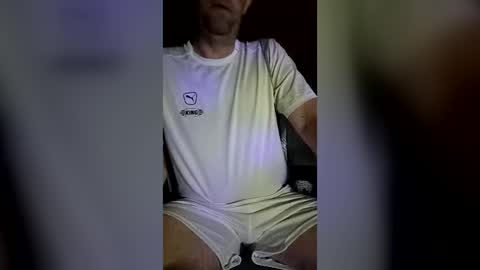 tomhubz online show from August 1, 11:50 pm