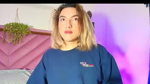 Snapshot of tomlondon_ chatting on October 22, 1:13 pm   online show from October 22, 1:13 pm