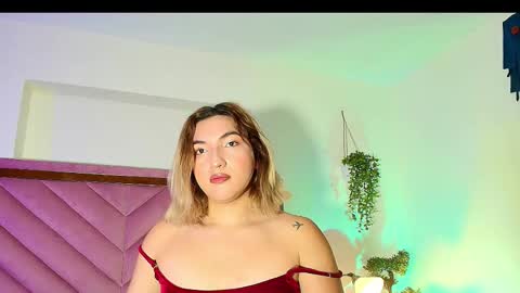 Snapshot of tomlondon_ chatting on October 3, 12:46 pm   online show from October 3, 12:46 pm