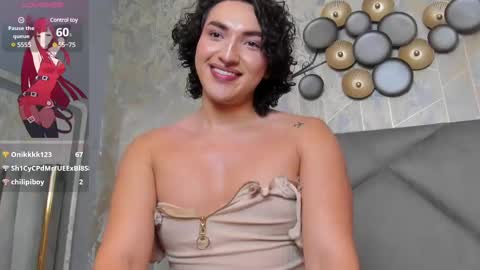 Snapshot of tomlondon_ chatting on February 21, 2:38 pm   online show from February 21, 2:38 pm