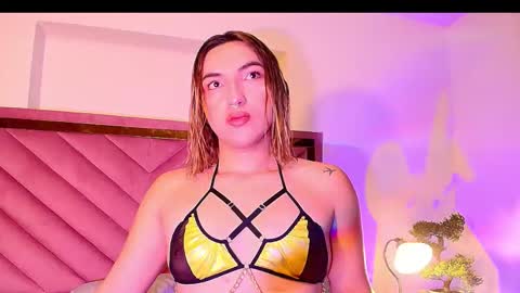 Snapshot of tomlondon_ chatting on September 19, 12:53 pm   online show from September 19, 12:53 pm