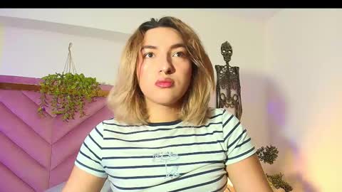 Snapshot of tomlondon_ chatting on October 26, 1:45 pm   online show from October 26, 1:45 pm