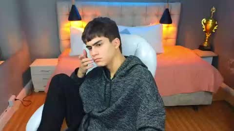 Snapshot of tommy18__ chatting on March 12, 7:02 am Tommy online show from March 12, 7:02 am