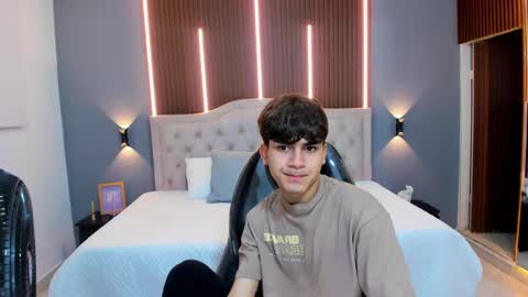 Snapshot of tommy18__ chatting on September 16, 3:19 am Tommy online show from September 16, 3:19 am