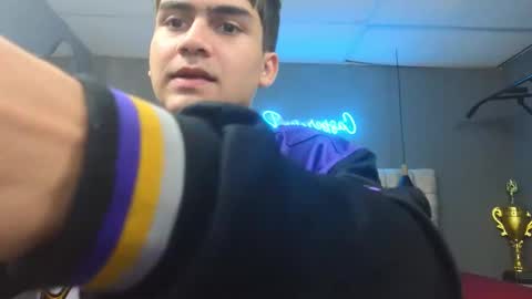 Snapshot of tommy18__ chatting on February 27, 7:08 am Tommy online show from February 27, 7:08 am