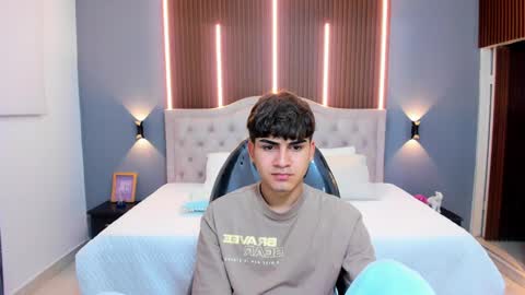 Snapshot of tommy18__ chatting on October 17, 4:16 am Tommy online show from October 17, 4:16 am