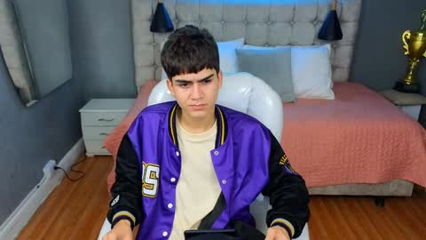 Snapshot of tommy18__ chatting on March 11, 7:14 am Tommy online show from March 11, 7:14 am