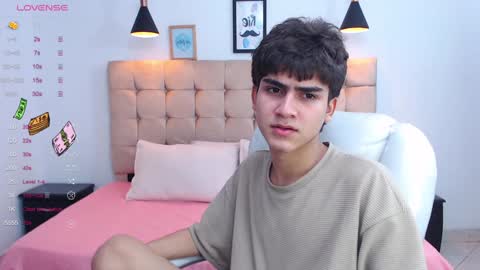 Snapshot of tommy18__ chatting on January 28, 7:00 am Tommy online show from January 28, 7:00 am